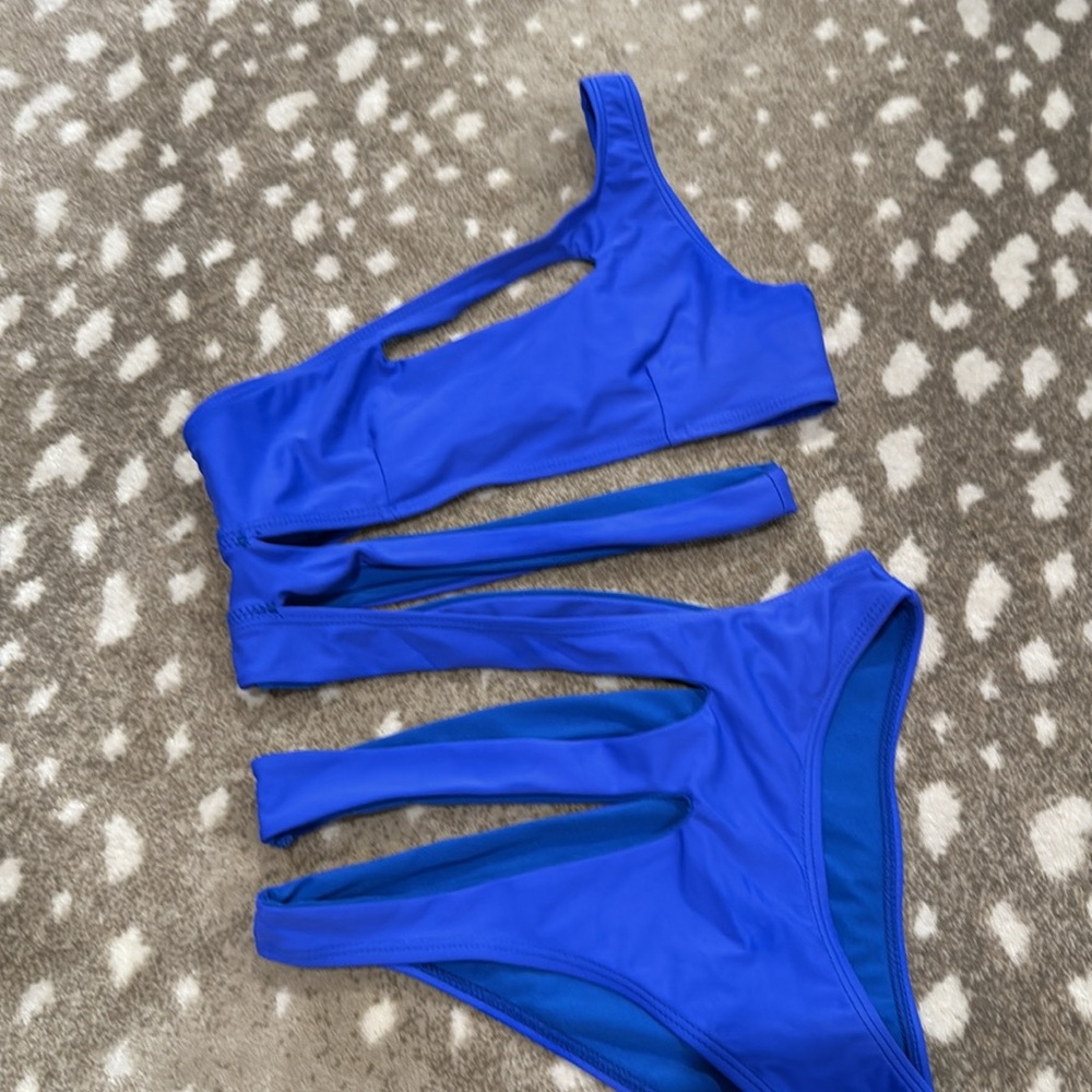 Norboe Blue One-Shoulder Cutout Swimsuit. Size S - Picture 6 of 14